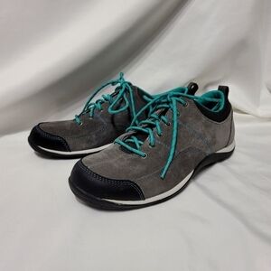 L. L. Bean Women's BeanSport Suade Casual Lace-Up Shoes Grey / Teal size 7.5